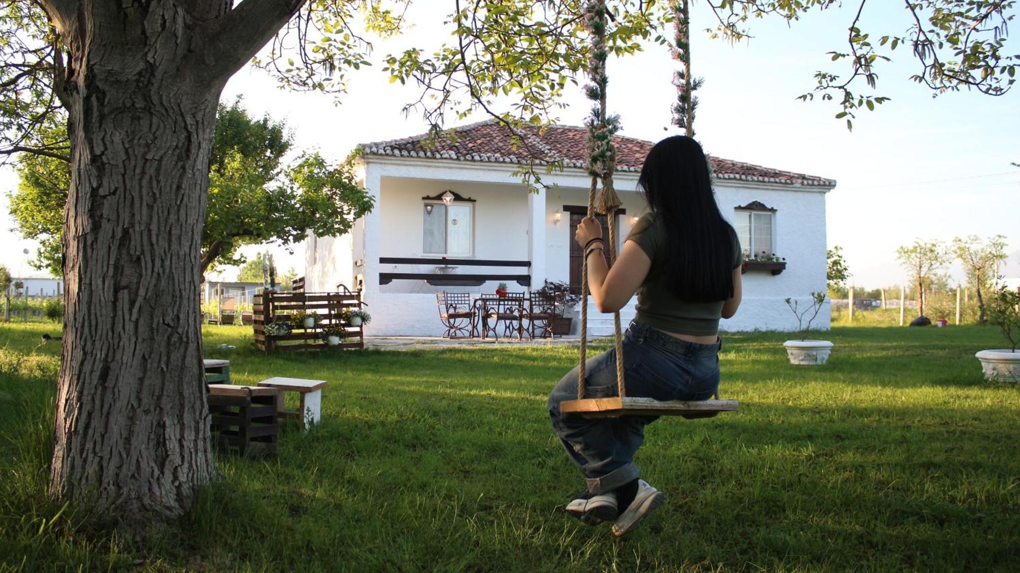 "Per Mik" Cottage In Vineyard Шкодер Экстерьер фото